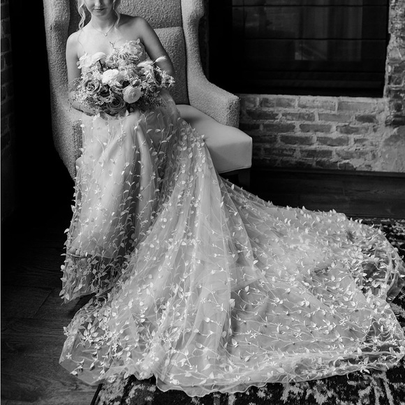 Meet your Posher, Sarah - Picture 1 of 1